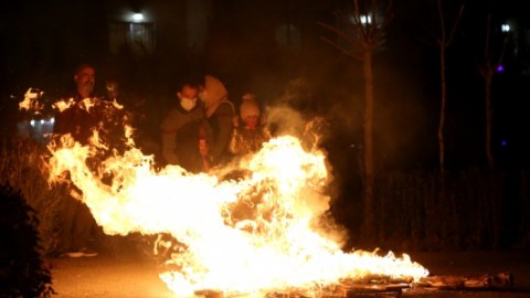 İranda çərşənbə faciəsi - 8 ölü, 275 yaralı
