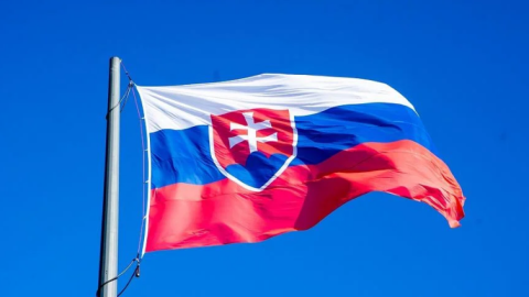 Slovakiya rus diplomatları ölkədən qovur