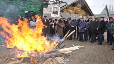 Tap Qaraqoyunluda 30 ildən sonra bayram tonqalı qalandı 