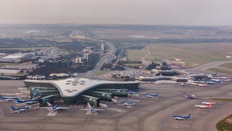 Aeroportda sərnişin axını kəskin artıb