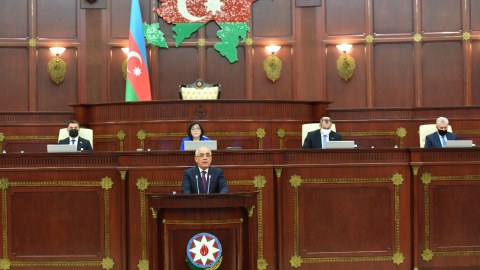 Milli Məclisdə hökumətin hesabatı dinlənilib - FOTOLAR