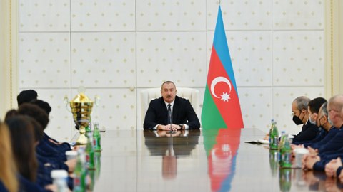 İlham Əliyev güləşçiləri qəbul etdi - FOTOLAR