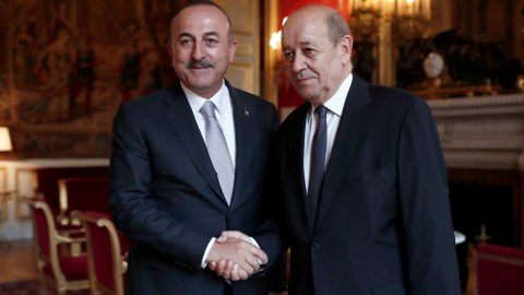 Çavuşoğlu fransalı nazirlə Ukraynadan danışdı