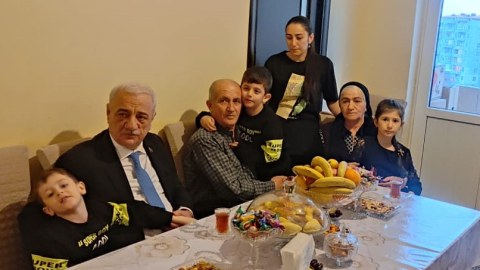 Səttar Möhbalıyev şəhid ailələrini ziyarət edib
