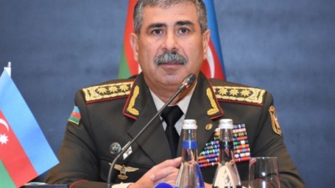 Zakir Həsənov hərbçiləri TƏBRİK ETDİ