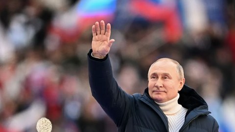 Moskvada Putinə qarşı təxribat? - Prezidentin çıxışı kəsildi - VİDEO