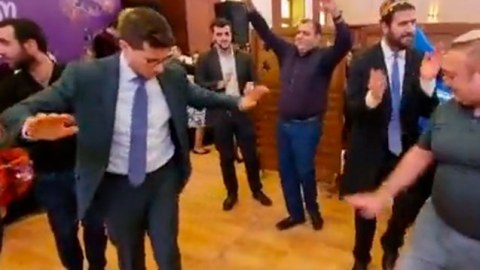 İsrail səfiri “Şalaxo” oynadı - VİDEO