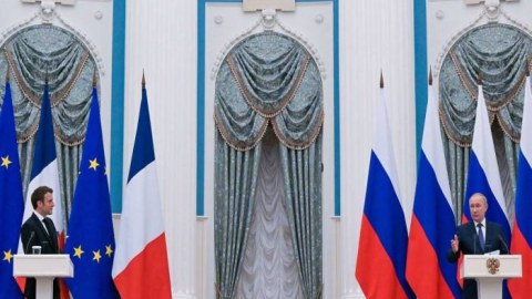 Makron Putindən atəşkəs TƏLƏB ETDİ