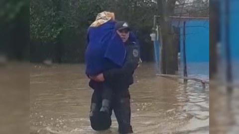 Köməksiz qalan ahıl insanlar xilas olundu - VİDEO