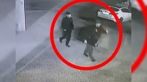 Oğurladıqları əşyaları onlayn satdılar - VİDEO