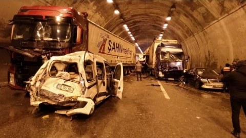 Tuneldə zəncirvari qəza - Çoxlu sayda yaralı var