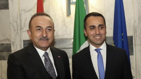 Çavuşoğlu Ukrayna müzakirəsini davam etdirir