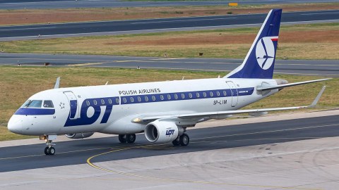 Varşavadan Bakıya birbaşa aviareyslər açılır