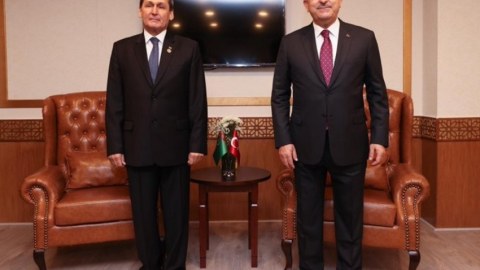 Çavuşoğlu türkmənistanlı həmkarı ilə görüşdü