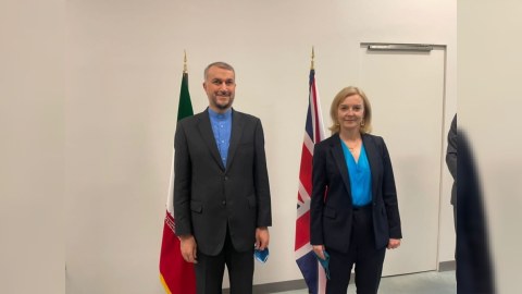 Britaniya İrana 400 milyonluq borcunu ödədi