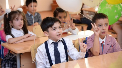 Şagirdlərin elektron yerdəyişməsi davam edir