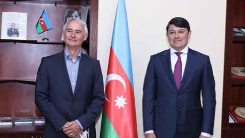 Dövlət Komitəsinin sədri almaniyalı professorla görüşdü