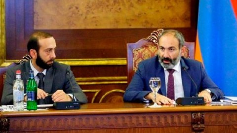Paşinyan və Mirzoyan Moskvaya GEDİR