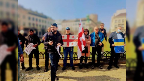 Soydaşlarımız Brüsseldə Saakaşviliyə azadlıq tələb etdilər