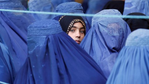 “Taliban”dan kişi və qadınlara yeni QADAĞA
