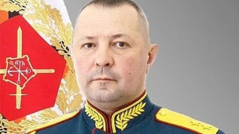Daha bir rus komandir intihar etdi