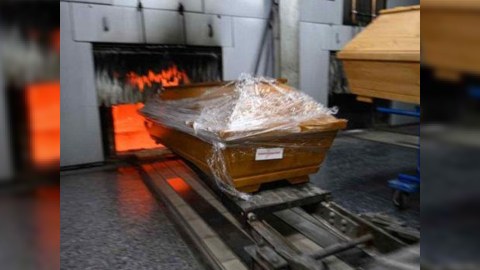 Rus hərbçilərin meyitləri sobalarda YANDIRILIR