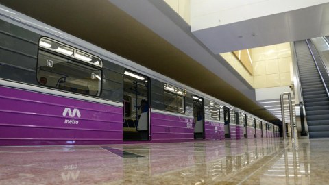 Daha 5 metro vaqonu istismardan çıxarıldı