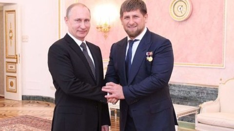 Putin Kadırova general rütbəsi VERDİ