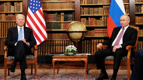 Bayden Putinlə görüşü istisna etmir