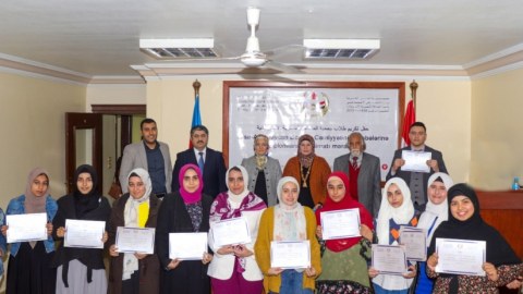 Müdavimlərə diplomlar verildi