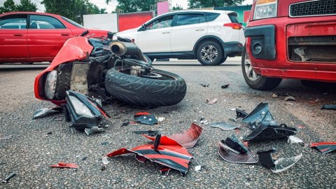 Motosiklet piyadanı vurdu - Sürücü öldü
