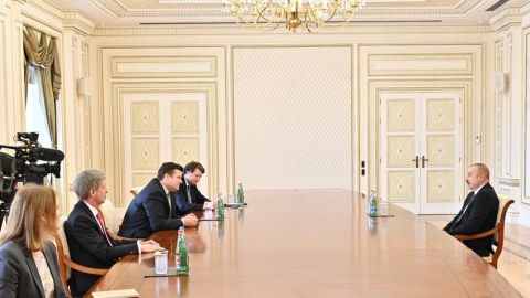 İlham Əliyev britaniyalı naziri qəbul edib