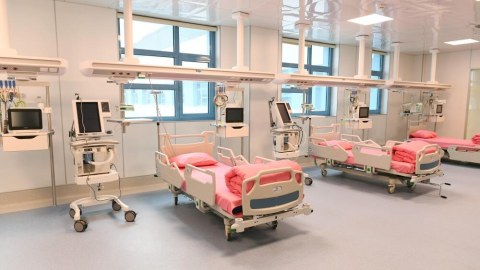 COVID xəstələri yalnız bu xəstəxanalarda müalicə alır - SİYAHI