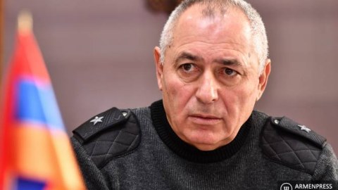 Ermənistanda nazir SAXLANILDI