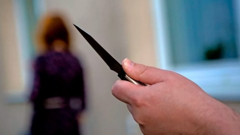 49 yaşlı qadın ürəyindən bıçaqlandı