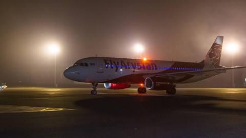 Bakı “FlyArystan”nın ilk reysini qəbul edib 