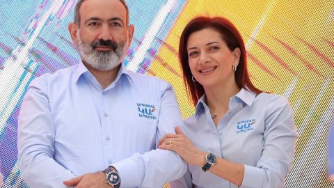 Paşinyan ata evinə getdi - Baş naziri qınadılar 