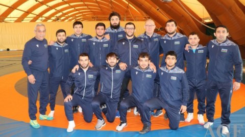 4 güləşçimiz yarımfinalda