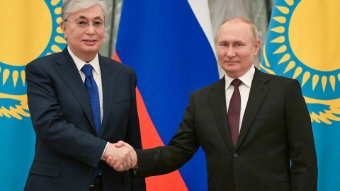 Putin Tokayevlə Ukraynanı müzakirə etdi