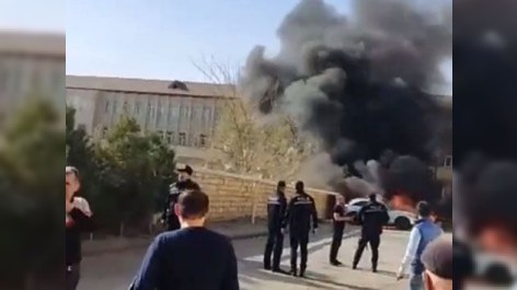 Qaradağda 3 maşın yanaraq kül oldu - VİDEO