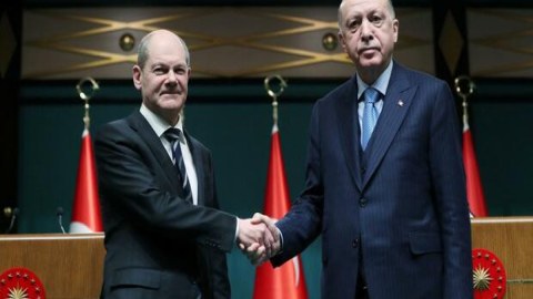 Ərdoğan Almaniya kanslerilə danışıqlar APARDI