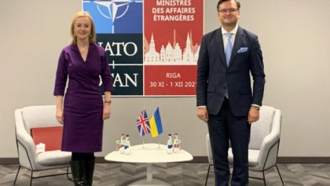 Britaniya XİN: Sanksiyaların ləğvindən söhbət gedə bilməz