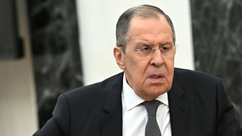“Kiyevlə siçan-pişik oynamaq istəmirik” - LAVROV