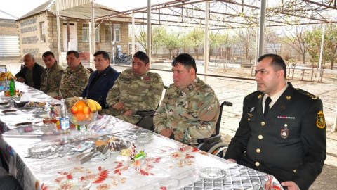 İcra başçısı Aprel qazilərini ziyarət edib