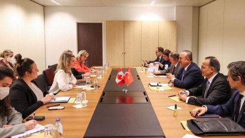 Nazirlər Ukraynadakı vəziyyətdən danışdılar