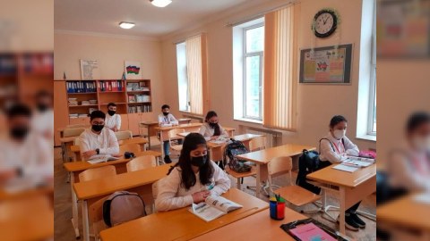 Şagirdlərin elektron yerdəyişməsi davam edir