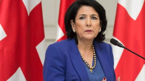 Gürcüstan prezidenti Ukrayna vətəndaşlarını əfv etdi