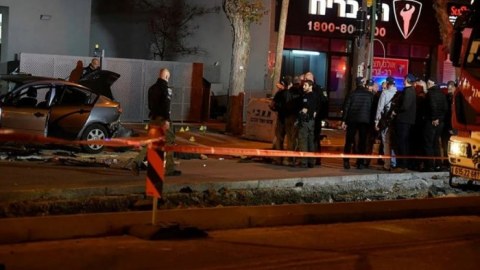 Naməlum şəxs kafedə insanları güllələdi 