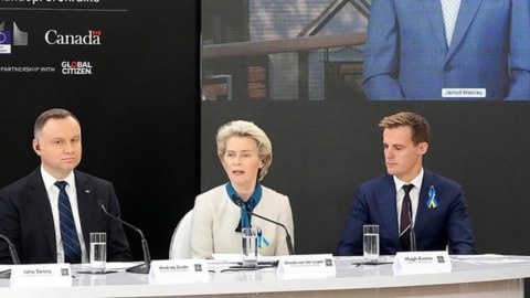 Ukrayna üçün 10 milyard avro yığıldı