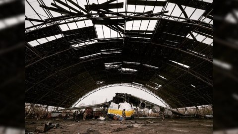 Ukraynada hava limanı raketlə VURULDU